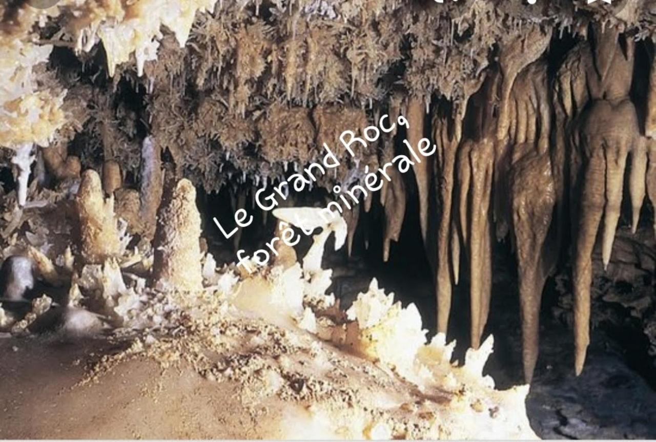 Вилла Chateau De L Herm, Lascaux, Sarlat, En Perigord Noir Руффиньяк-Сен-Сернен Экстерьер фото